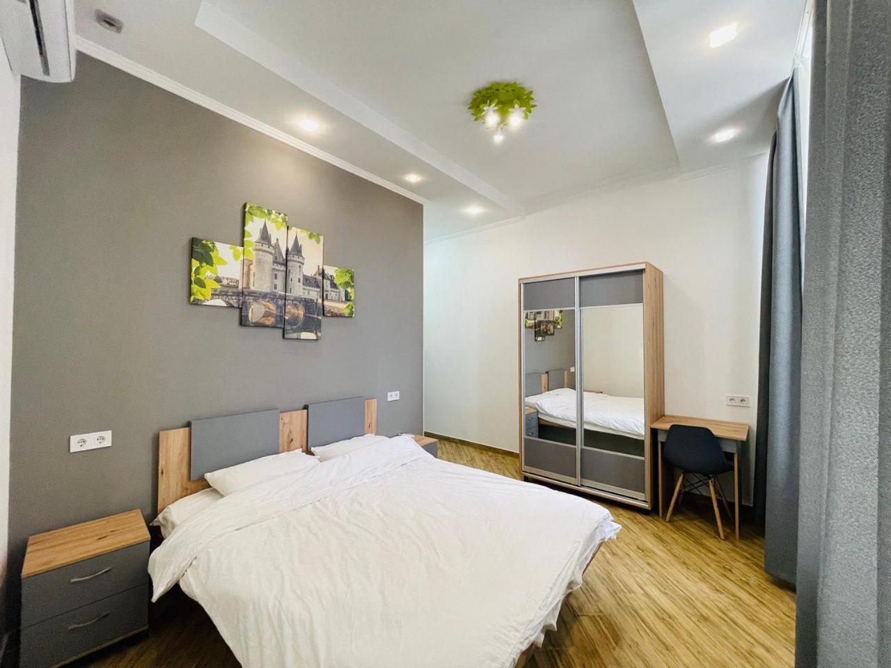 Apartment For Rent In The City Center Of Kharkiv K18 Elinaflats Ngoại thất bức ảnh
