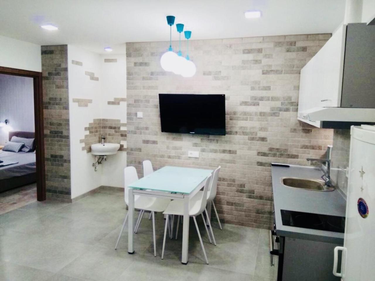 Apartment For Rent In The City Center Of Kharkiv K18 Elinaflats Ngoại thất bức ảnh